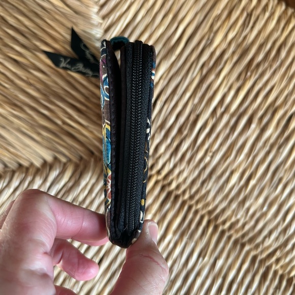 Vera Bradley Kensington wallet 🤎 - Picture 3 of 7